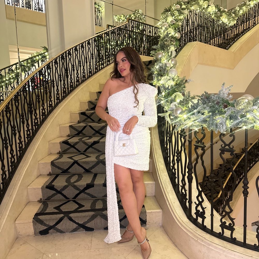 Elegant White One-Shoulder Dress